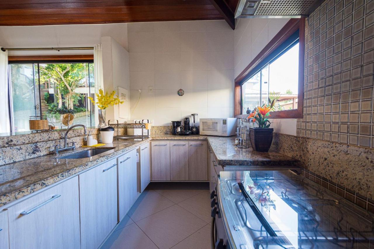 Casa Espetacular Entre Geriba E Ferradurinha - Wifi 200Mb - Piscina Do Codominio - 700 M Da Praia - Garagem - 4 Suites - Area Gourmet Privativa - Cozinha Equipada - Area Kids - Portaria 24H - Ar Condicionado Búzios Eksteriør billede